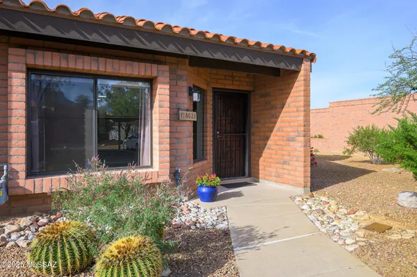 Property Slideshow image 3 of 42 | 8631 n little oak ln, Tucson, AZ, 85704