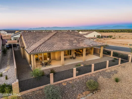 Property Slideshow image 2 of 49 | 2692 e sorbonne dr, Green Valley, AZ, 85614