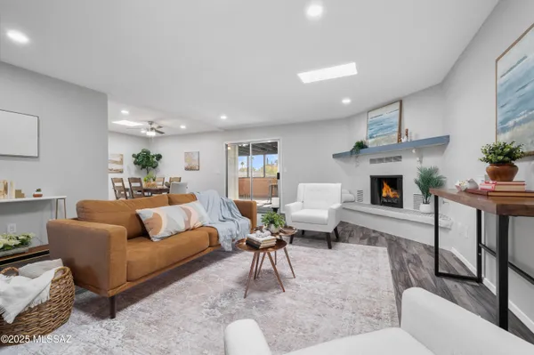 Property Slideshow image 2 of 42 | 230 e paseo de golf, Green Valley, AZ, 85614