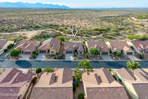 Property Slideshow image 3 of 44 | 60647 e arroyo vista dr, Oracle, AZ, 85623