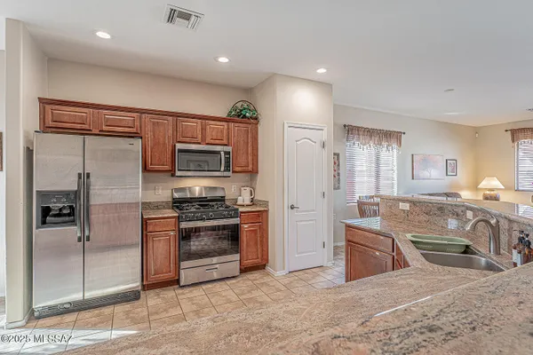 Property Slideshow image 3 of 50 | 2980 s royal aberdeen loop, Green Valley, AZ, 85614