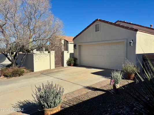 Property Slideshow image 2 of 49 | 3461 s abrego dr, Green Valley, AZ, 85614