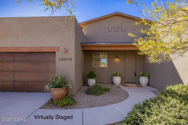 Property Slideshow image 2 of 36 | 13808 e langtry ln, Tucson, AZ, 85747