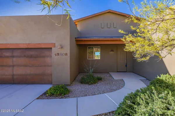 Property Slideshow image 3 of 36 | 13808 e langtry ln, Tucson, AZ, 85747