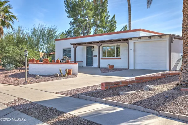 Property Slideshow image 3 of 39 | 153 e los arcos, Green Valley, AZ, 85614