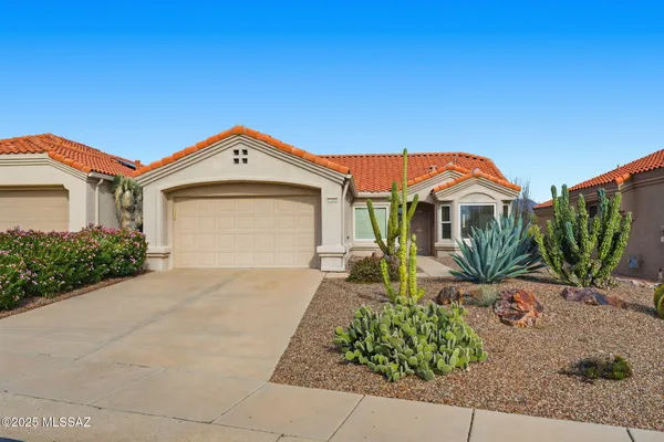 Property Slideshow image 2 of 25 | 14268 n trade winds way, Oro Valley, AZ, 85755