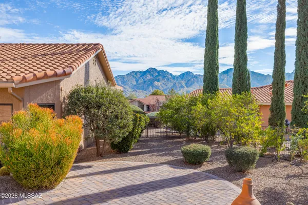 Property Slideshow image 2 of 44 | 1721 e chalk creek ct, Oro Valley, AZ, 85755