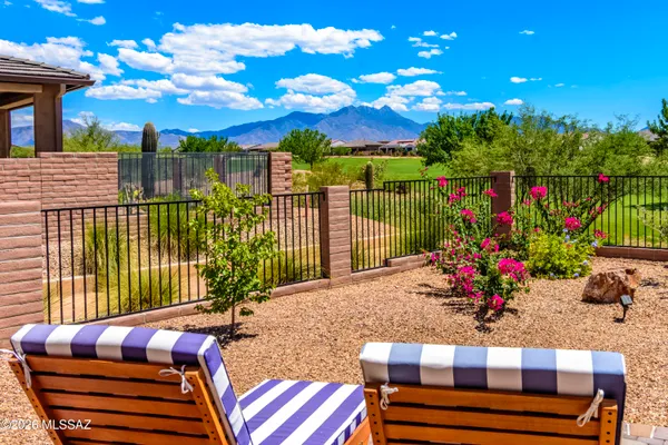 Property Slideshow image 3 of 46 | 2460 e copper valley way, Green Valley, AZ, 85614