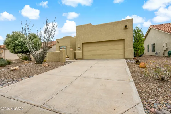 Property Slideshow image 3 of 42 | 941 n desert deer pass, Green Valley, AZ, 85614