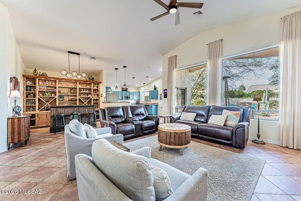 Property Slideshow image 2 of 50 | 668 w greenview pl, Green Valley, AZ, 85614