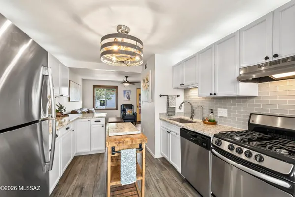 Property Slideshow image 2 of 29 | 320 s paseo cerro d, Green Valley, AZ, 85614