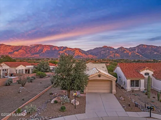 Property Slideshow image 2 of 24 | 13672 n tom ryans way, Oro Valley, AZ, 85755