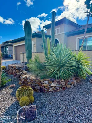 Property Slideshow image 2 of 23 | 13834 e cardemore dr, Vail, AZ, 85641