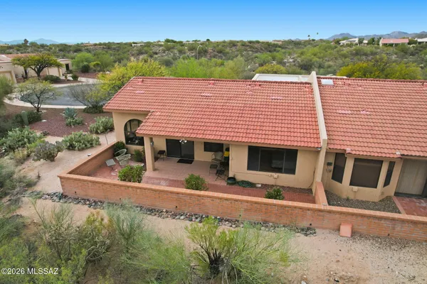 Property Slideshow image 3 of 29 | 13924 n green tree dr, Oro Valley, AZ, 85755