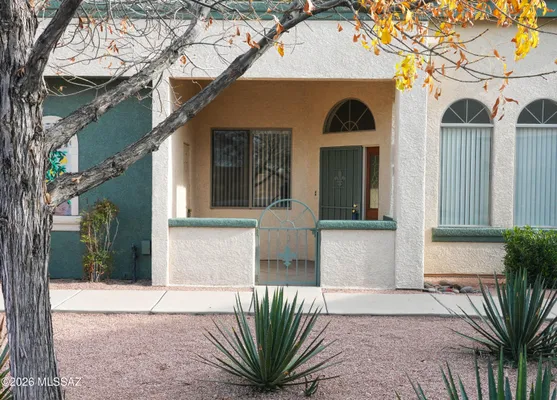Property Slideshow image 2 of 37 | 2376 w via di silvio, Tucson, AZ, 85741