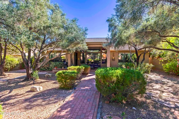 Property Slideshow image 2 of 51 | 63696 e whispering tree ln, Saddlebrooke, AZ, 85739