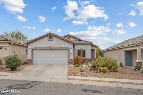 Property Slideshow image 2 of 45 | 1366 w calle las guijas, Sahuarita, AZ, 85629