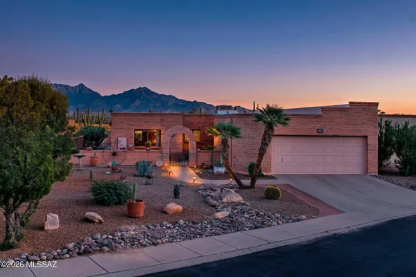 Property Slideshow image 2 of 29 | 2491 s avenida loma linda, Green Valley, AZ, 85622