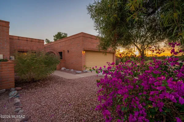 Property Slideshow image 2 of 47 | 8563 n candlewood loop, Tucson, AZ, 85704