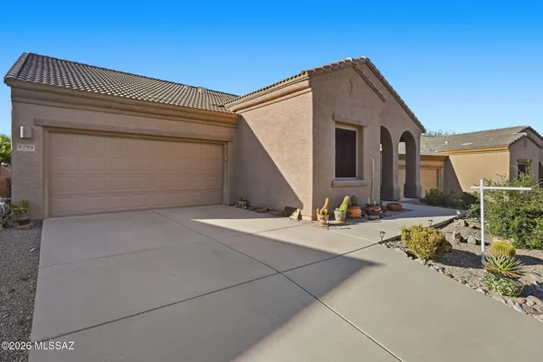 Property Slideshow image 2 of 26 | 5794 s henderson canyon dr, Green Valley, AZ, 85622