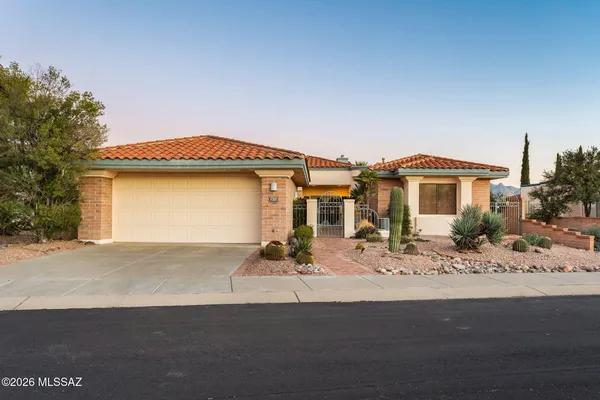 Property Slideshow image 2 of 51 | 4365 s royal lytham ct, Green Valley, AZ, 85622