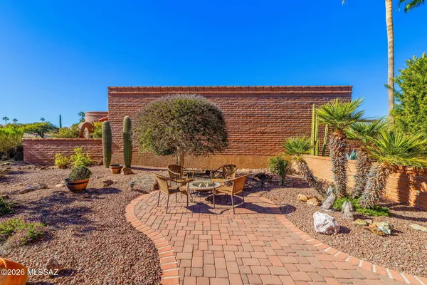 Property Slideshow image 3 of 49 | 972 w camino urbano, Green Valley, AZ, 85622