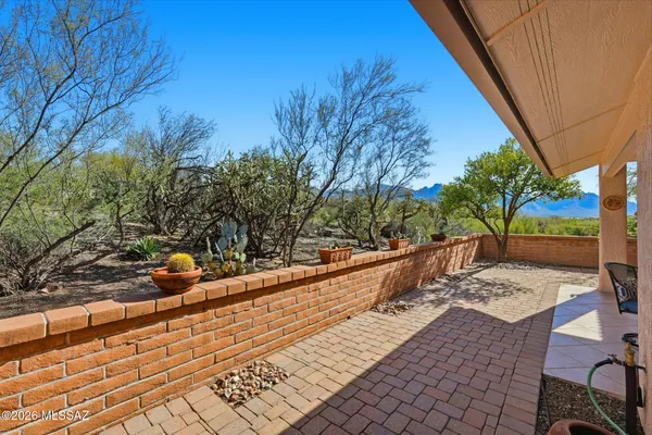 Property Slideshow image 2 of 31 | 13974 n green tree dr, Oro Valley, AZ, 85755