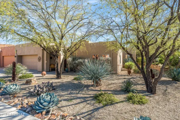 Property Slideshow image 3 of 51 | 7825 s galileo ln, Tucson, AZ, 85747