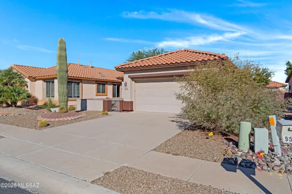 Property Slideshow image 2 of 30 | 9513 n twinkling shadows way, Tucson, AZ, 85743