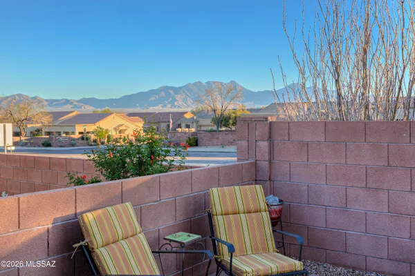 Property Slideshow image 3 of 32 | 542 w astruc dr, Green Valley, AZ, 85614