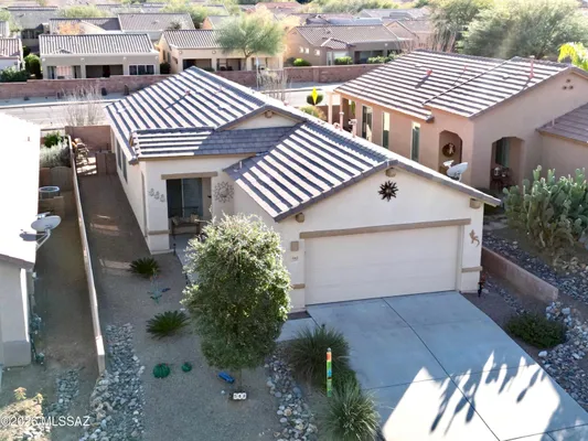Property Slideshow image 2 of 32 | 542 w astruc dr, Green Valley, AZ, 85614