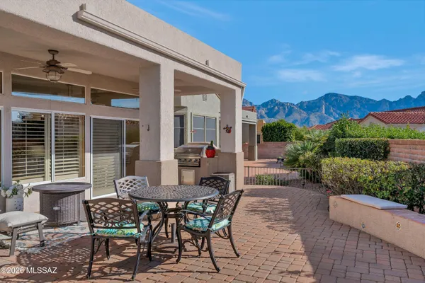 Property Slideshow image 2 of 37 | 2330 e montrose canyon dr, Oro Valley, AZ, 85755