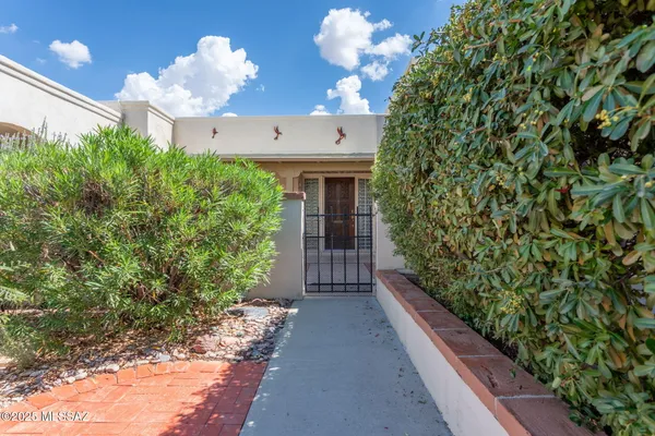 Property Slideshow image 2 of 39 | 531 s paseo la ruida cir, Green Valley, AZ, 85614