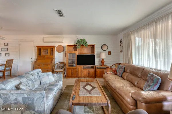 Property Slideshow image 3 of 19 | 950 s abrego dr, Green Valley, AZ, 85614