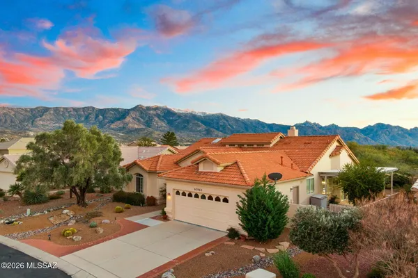 Property Slideshow image 2 of 45 | 63965 e whispering tree ln, Saddlebrooke, AZ, 85739