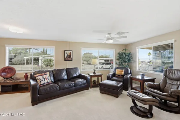 Property Slideshow image 3 of 40 | 267 w tuna dr, Green Valley, AZ, 85614