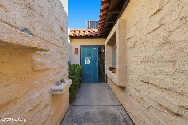 Property Slideshow image 3 of 39 | 1070 w calle excelso, Green Valley, AZ, 85614