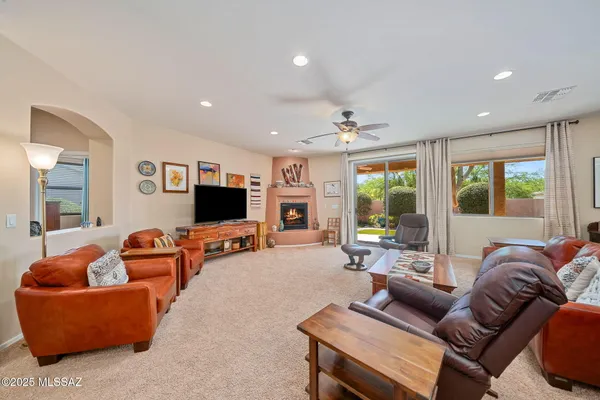 Property Slideshow image 2 of 51 | 13872 e carruthers st, Vail, AZ, 85641