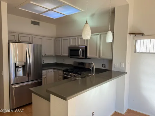 Property Slideshow image 3 of 10 | 13660 n tom ryans way, Oro Valley, AZ, 85755