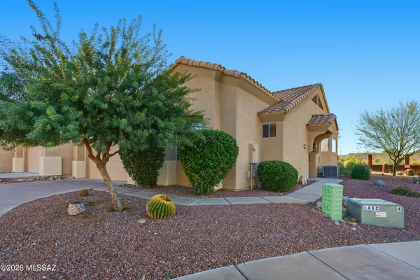 Property Slideshow image 2 of 24 | 459 w moorwood st, Green Valley, AZ, 85614