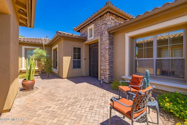 Property Slideshow image 2 of 46 | 66120 e catalina hills dr, Tucson, AZ, 85739