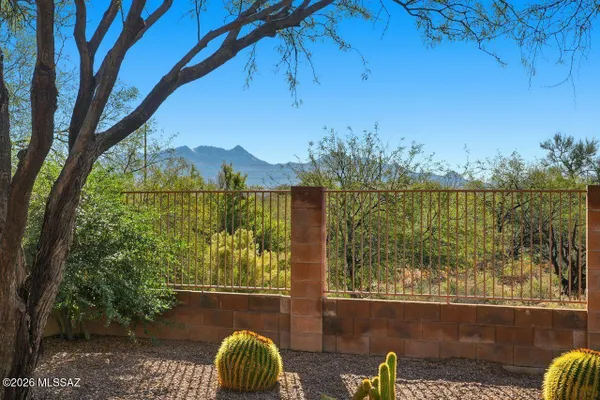 Property Slideshow image 3 of 24 | 459 w moorwood st, Green Valley, AZ, 85614