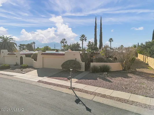 Property Slideshow image 2 of 45 | 757 w calle del regalo, Green Valley, AZ, 85614