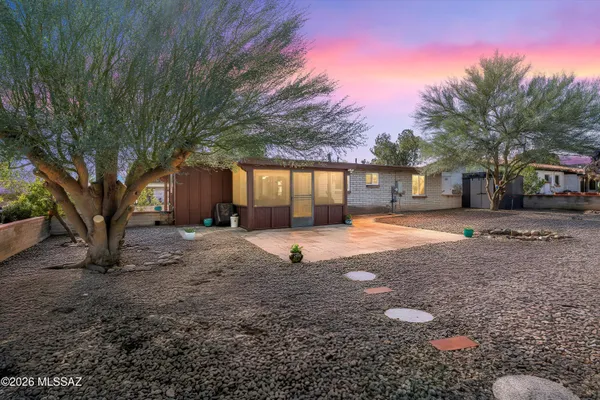 Property Slideshow image 2 of 25 | 149 e el limon, Green Valley, AZ, 85614