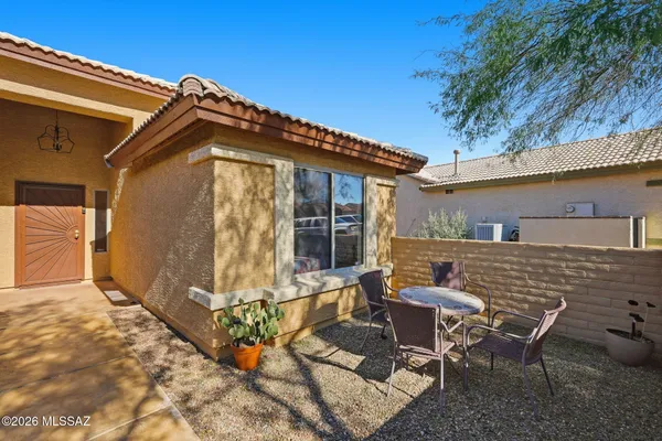 Property Slideshow image 3 of 35 | 1885 e cliff swallow trl, Green Valley, AZ, 85614