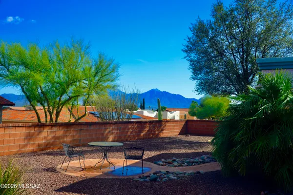 Property Slideshow image 3 of 35 | 166 n wellspring dr, Green Valley, AZ, 85614