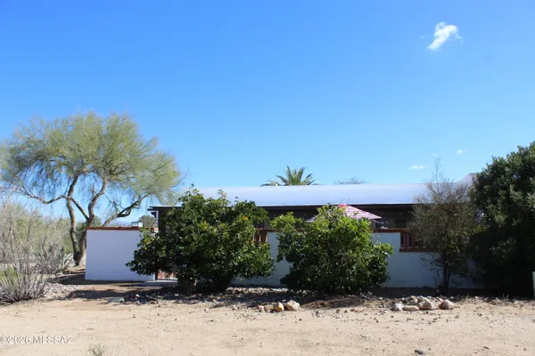 Property Slideshow image 3 of 50 | 532 w paseo solana, Green Valley, AZ, 85614