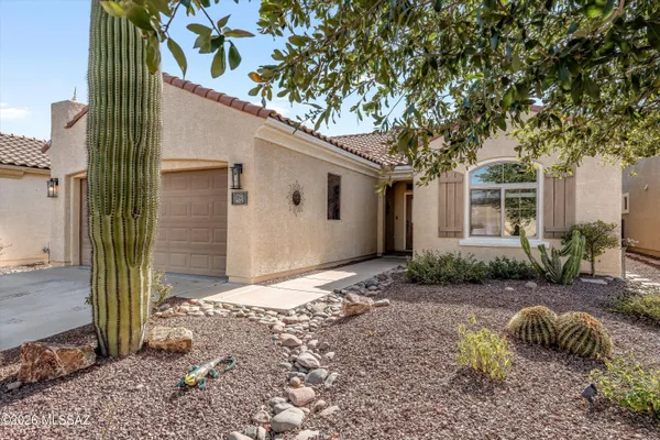 Property Slideshow image 3 of 37 | 415 w calle sedillo, Sahuarita, AZ, 85629