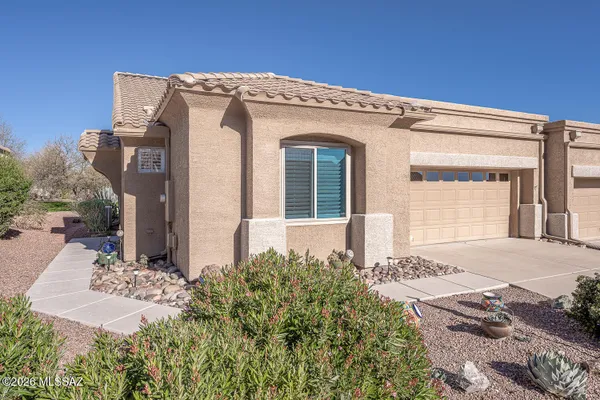 Property Slideshow image 2 of 48 | 524 w aspenwood st, Green Valley, AZ, 85614