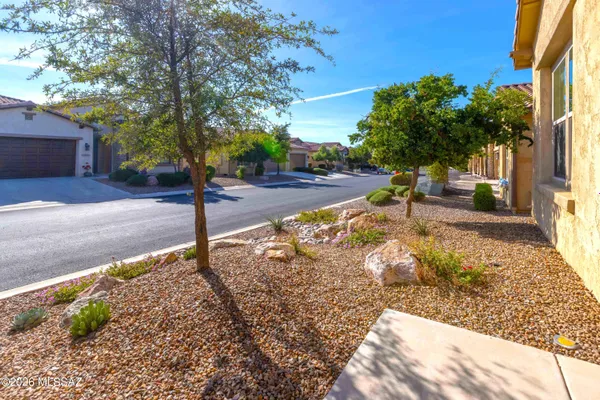 Property Slideshow image 3 of 50 | 61040 e shale rd, Oracle, AZ, 85623